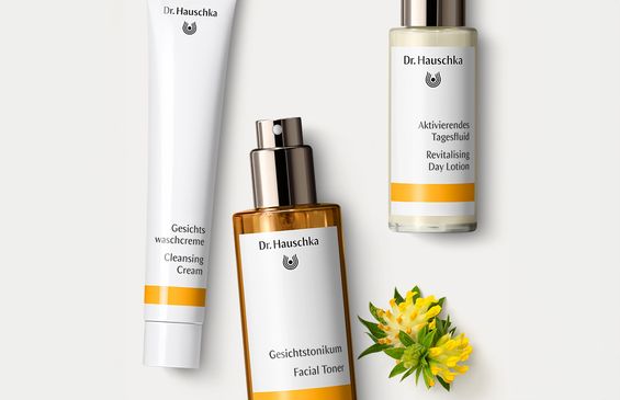 Gesichtspflege-Routine mit Dr. Hauschka