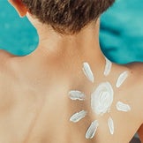 Cosmetici naturali per le giornate di sole