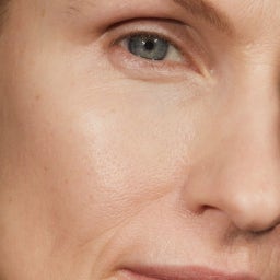 MÁDARA Organic Skincare AIR EQUAL Soft Silk Mineral Powder - 0 Translucent