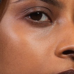 MÁDARA Organic Skincare H2O TINT Hyaluron Tinted Serum - #5 Dream Flower