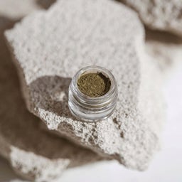 UOGA UOGA Natural Eye Shadow with Amber - Northern Fern