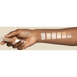 UOGA UOGA Liquid Mineral Concealer - 676 Invisible Hero 6