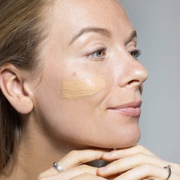 UOGA UOGA BB Cream - 100 Amber Stones