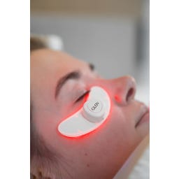 LunaEye LED Therapy Patches for Bright & Rejuvenated Eyes con Stazione di Ricarica - 1 pz.