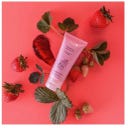 100% Pure Strawberry Brightening Scrub - 59 ml