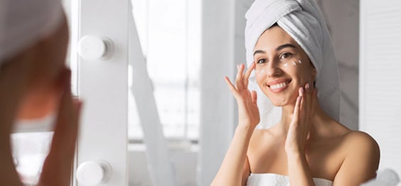 ¿Necesito un contorno de ojos?