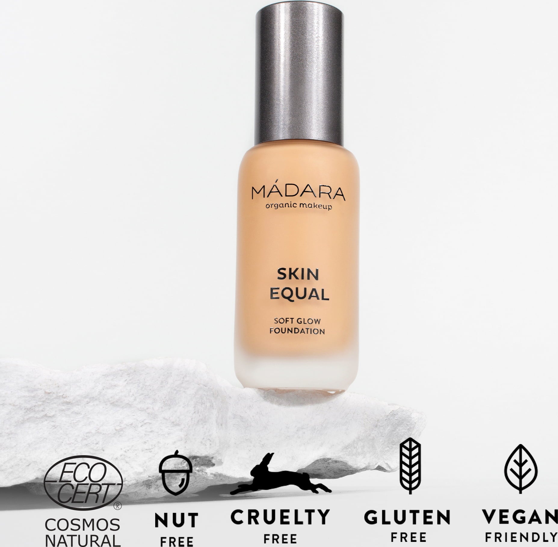 MÁDARA Organic Skincare Skin Equal Foundation - 40 Sand