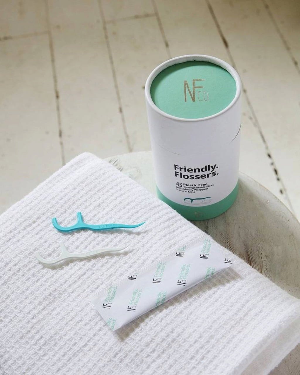 Natural Family CO. Friendly. Flossers. Floss Picks - 45 pz.