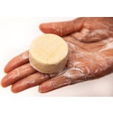 Șampon solid cu ulei de Moringa bio și ulei de semințe de broccoli bio.